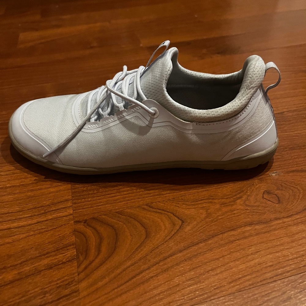 Men's White Athletic Shoe